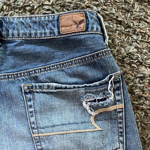 EXCELLENT DISTRESSED CONDITION SIZE 4 AMERICAN EAGLE HI-RISE FESTIVAL SHORTS - Picture 3 of 7